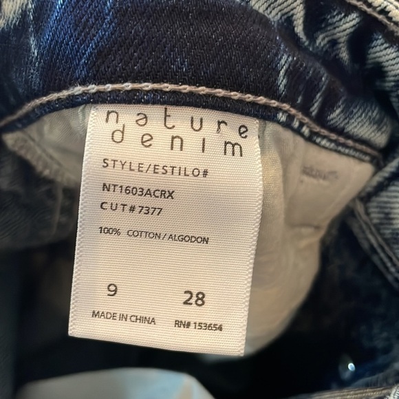 Nature Denim Women's High-Rise Distressed Straight Button Fly Jeans Size 9/28 - Picture 8 of 9